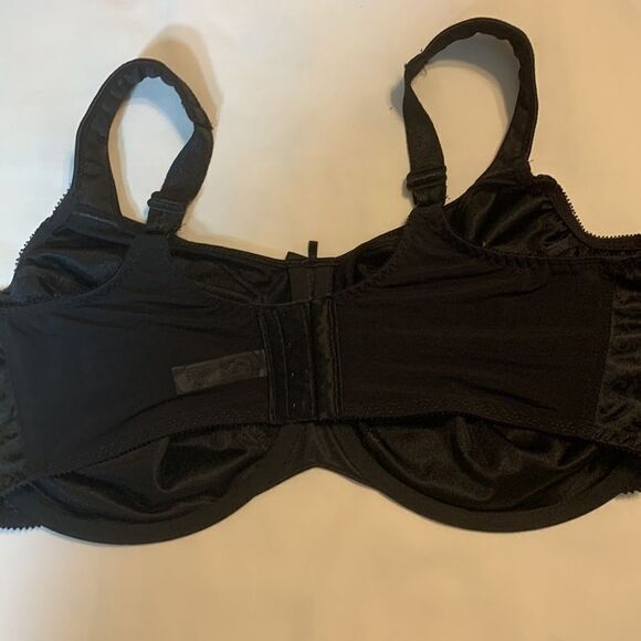 Bali Size 42DDD black bra. No padding but underwire and wide straps - Picture 2 of 9